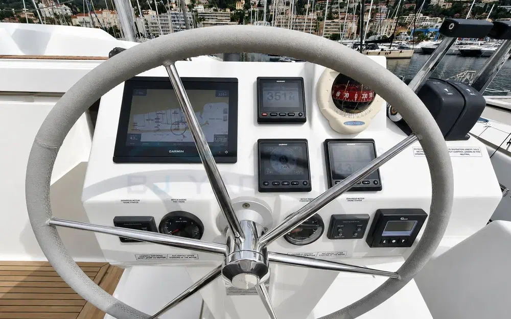 slider 14 Fountaine Pajot Saona 47