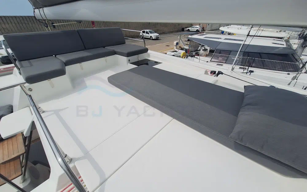 slider 17 Fountaine Pajot Saona 47