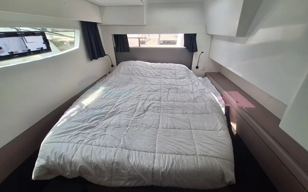 slider 28 Fountaine Pajot Saona 47