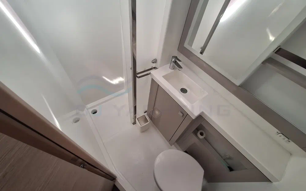 slider 29 Fountaine Pajot Saona 47