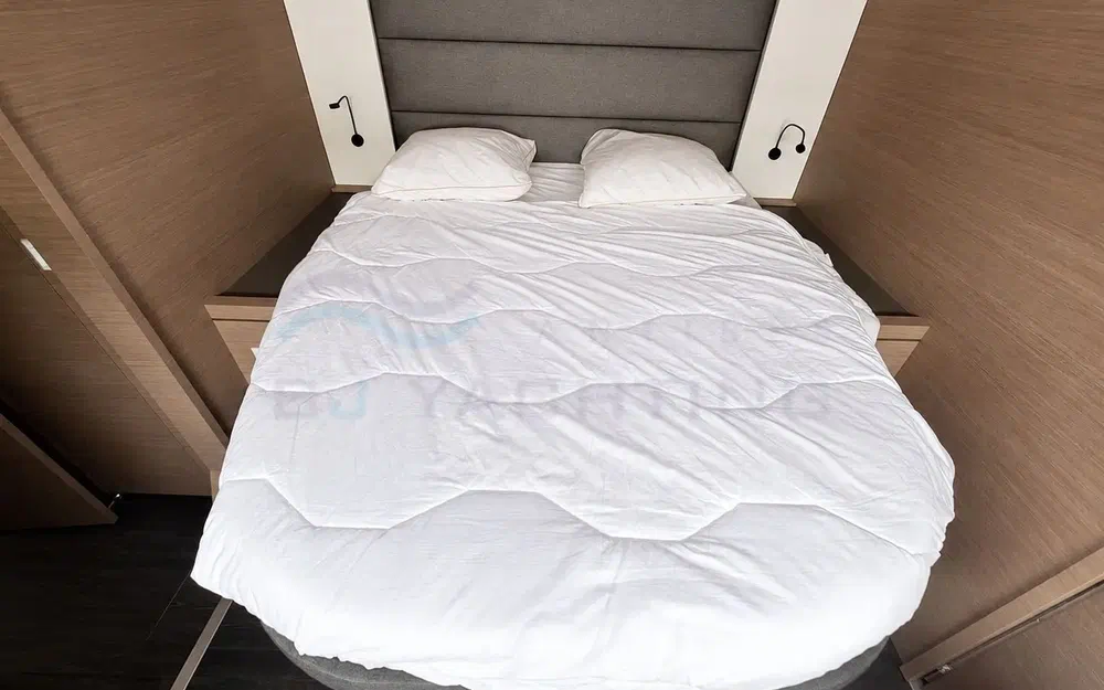 slider 30 Fountaine Pajot Saona 47