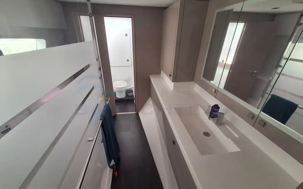 slider 34 Fountaine Pajot Saona 47