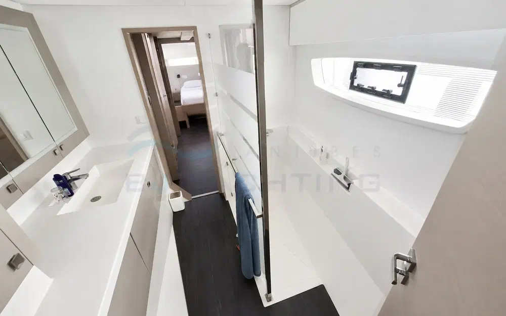 slider 35 Fountaine Pajot Saona 47