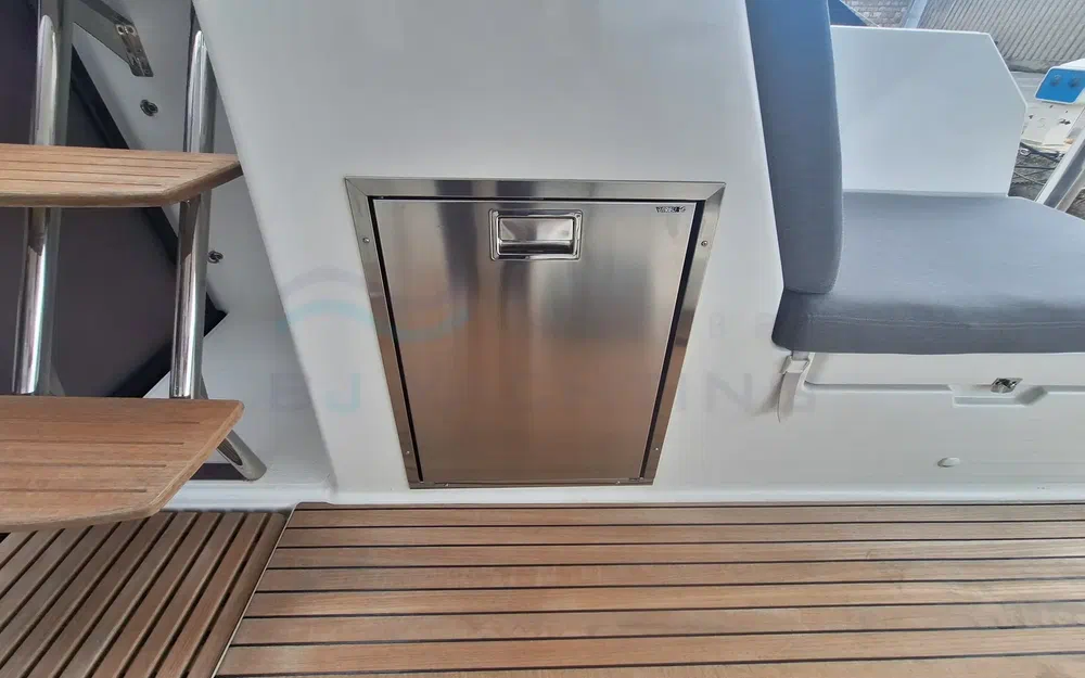slider 6 Fountaine Pajot Saona 47