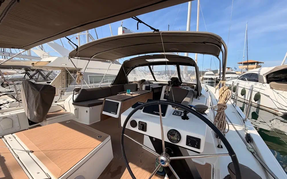 slider 11 Dufour 470