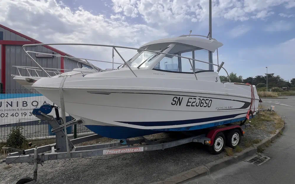 slider 0 Beneteau Antares 580 HB
