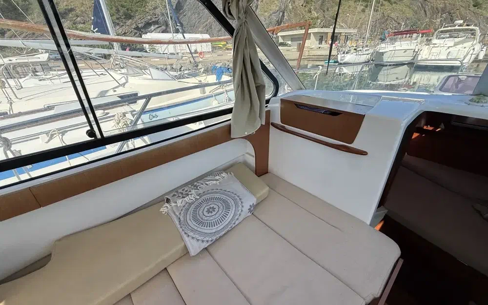 slider 14 Beneteau Antares 8 S