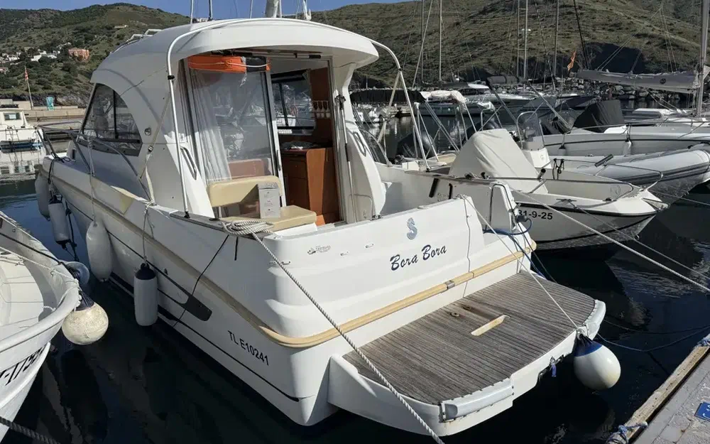 slider 2 Beneteau Antares 8 S