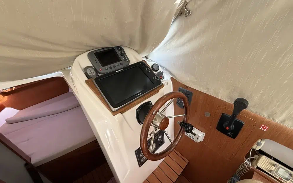 slider 4 Beneteau Antares 8 S