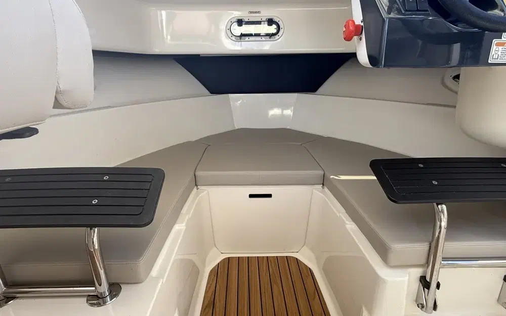 slider 16 Quicksilver 755 Pilothouse