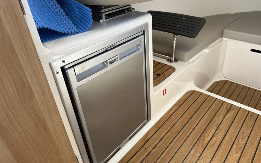 slider 21 Quicksilver 755 Pilothouse