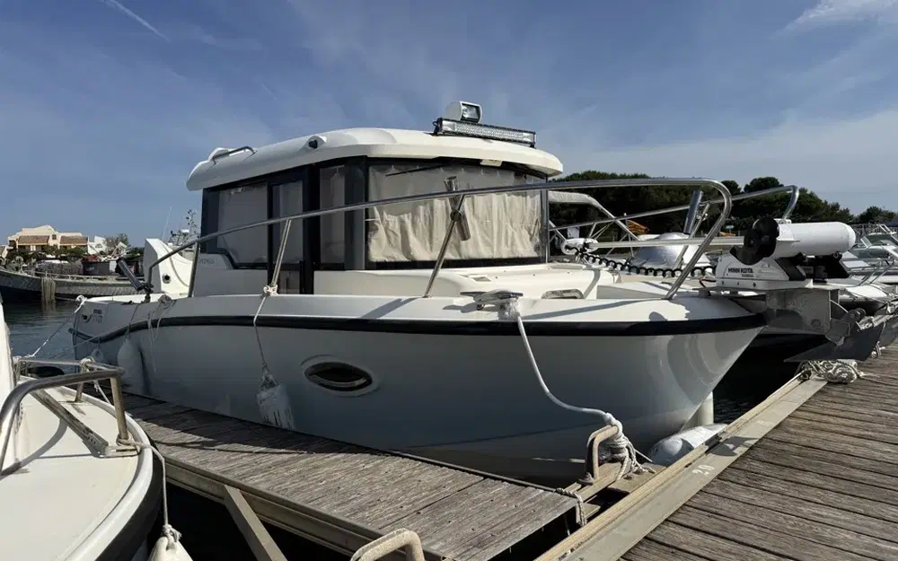 slider 2 Quicksilver 755 Pilothouse