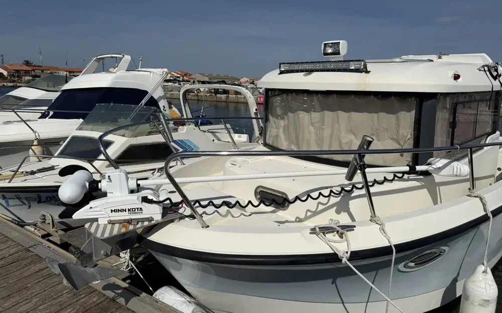 slider 3 Quicksilver 755 Pilothouse