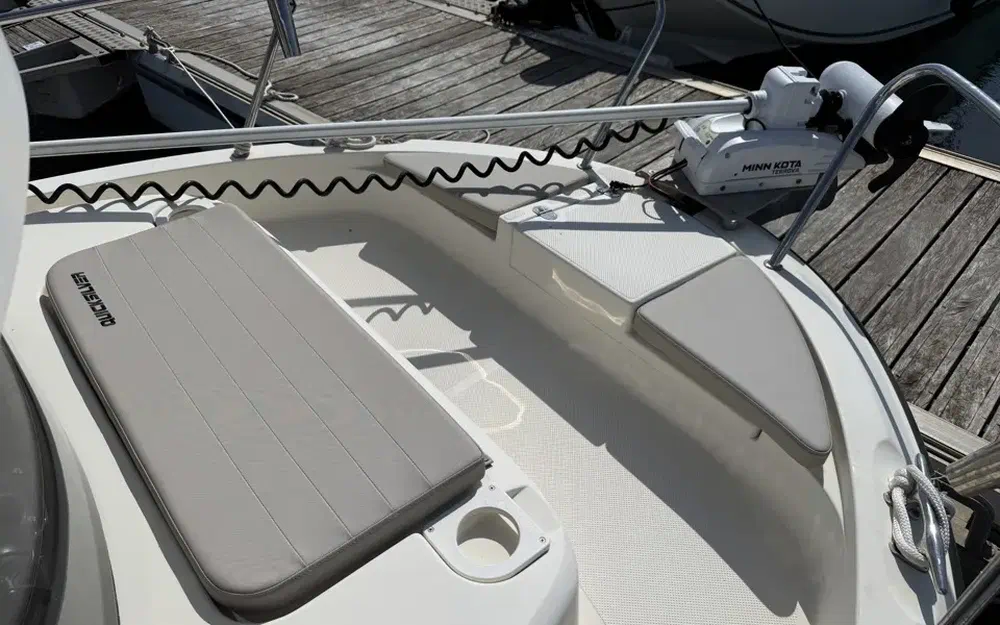 slider 4 Quicksilver 755 Pilothouse
