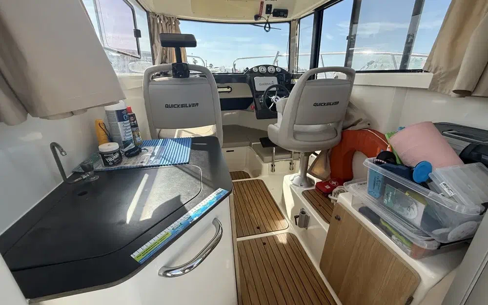 slider 8 Quicksilver 755 Pilothouse
