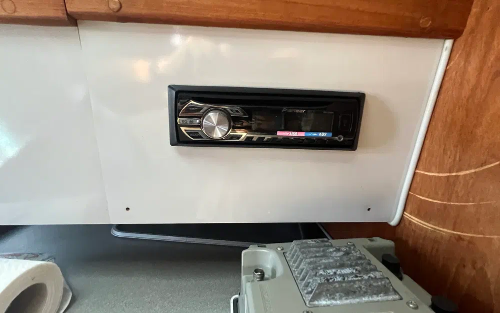 slider 19 Regal Commodore 320