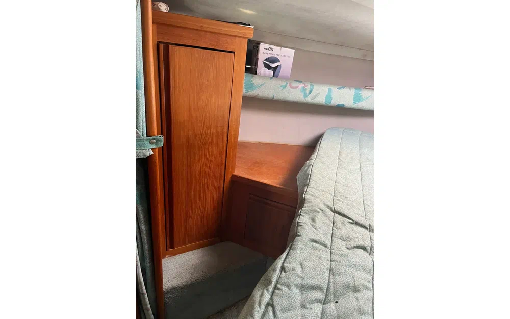slider 21 Regal Commodore 320