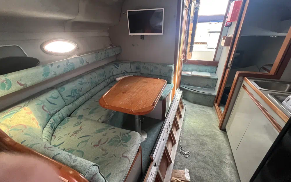 slider 22 Regal Commodore 320