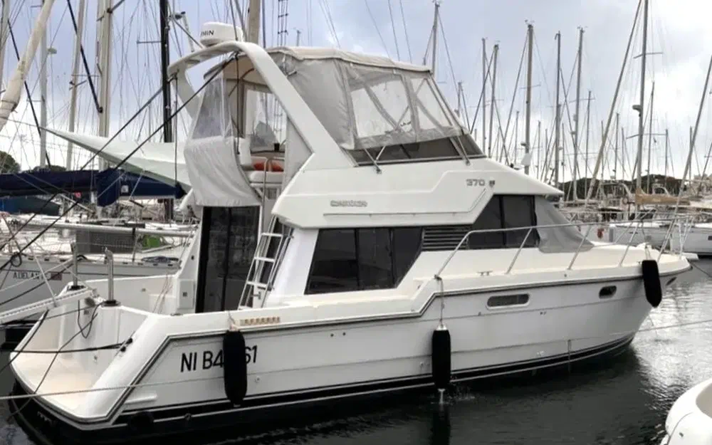 slider 34 Carver 370 Voyager