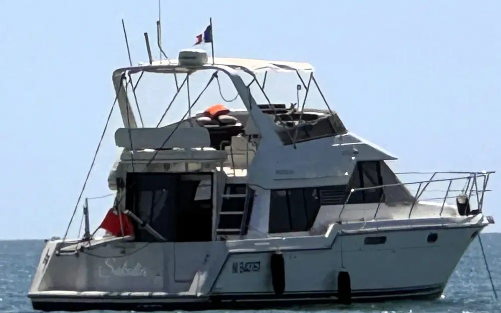 slider 35 Carver 370 Voyager