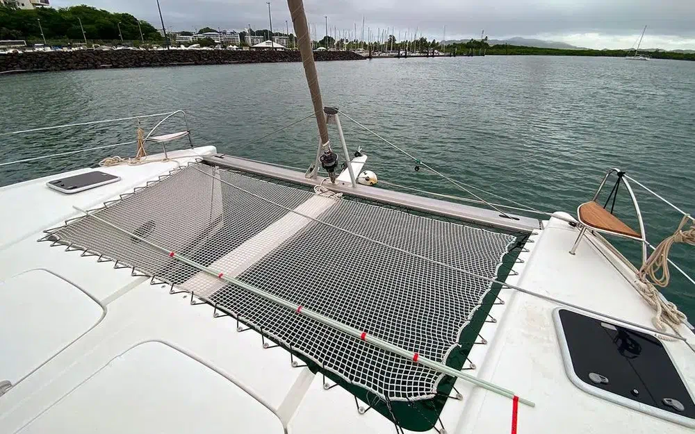 slider 10 Fountaine Pajot Helia 44