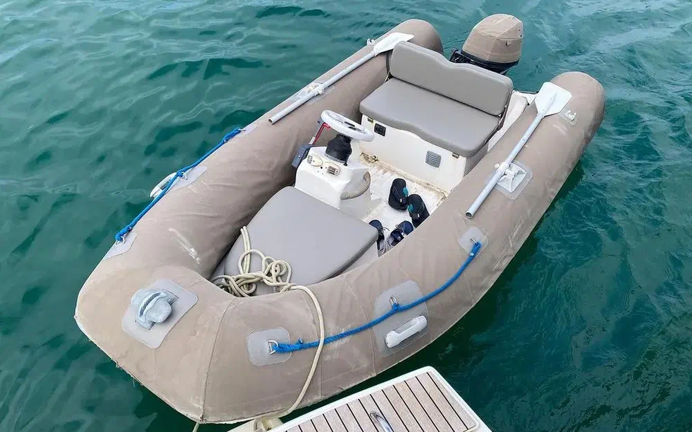 slider 3 Fountaine Pajot Helia 44