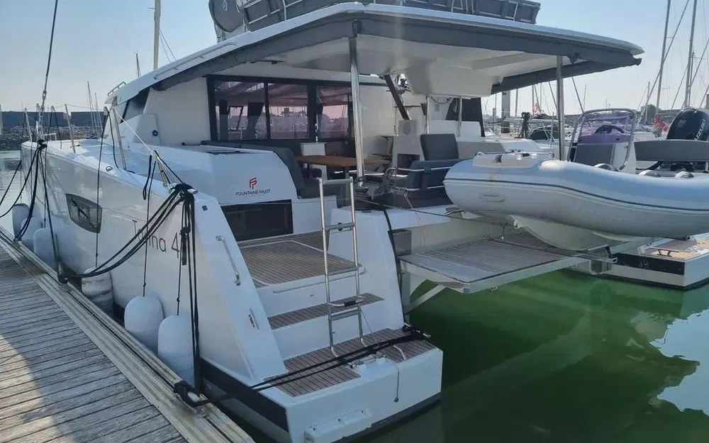 slider 1 Fountaine Pajot Tanna 47
