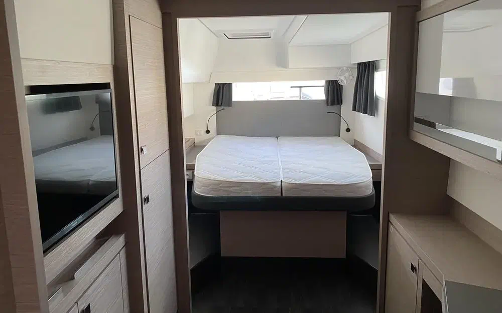 slider 7 Fountaine Pajot Tanna 47