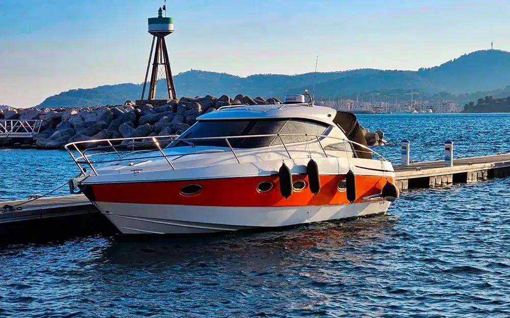 slider 0 Elan Motoryachts Elan 30