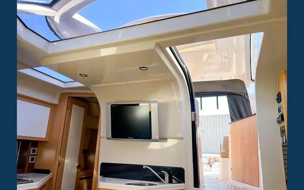 slider 9 Elan Motoryachts Elan 30