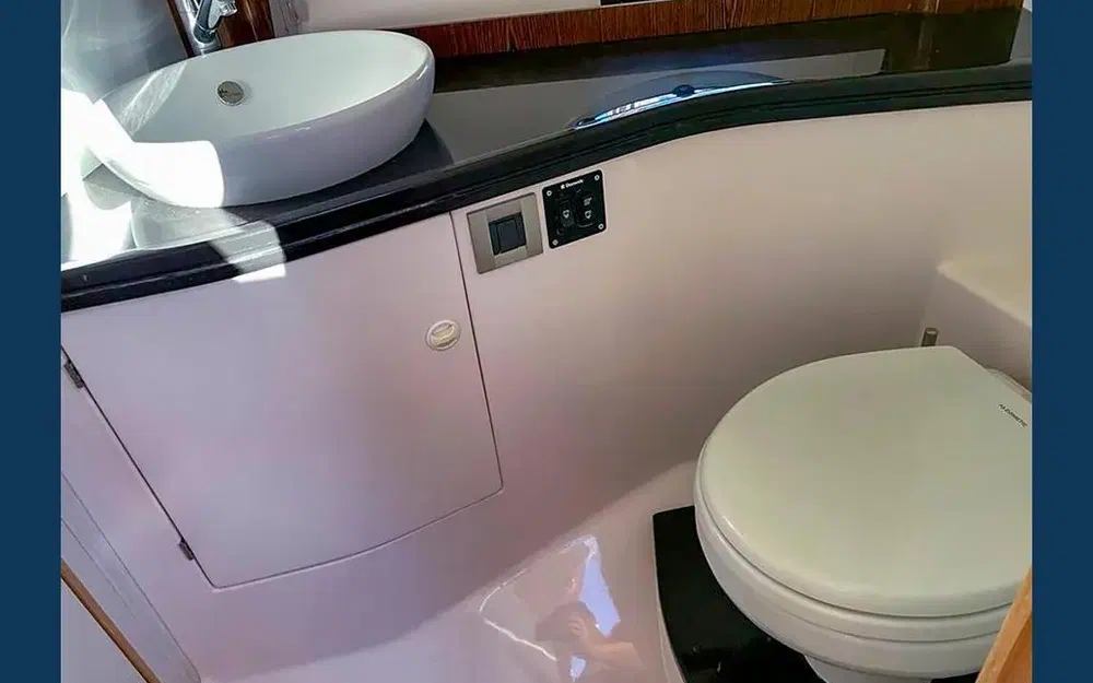 slider 12 Elan Motoryachts Elan 30