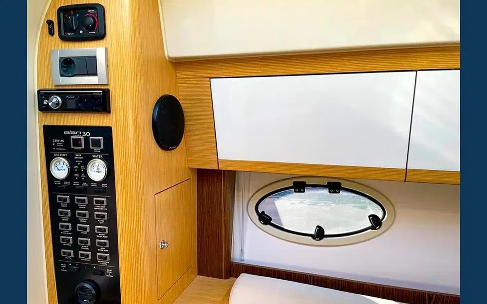 slider 14 Elan Motoryachts Elan 30