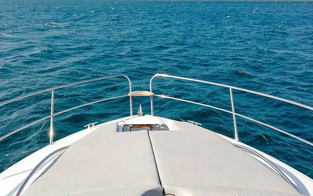 slider 15 Elan Motoryachts Elan 30