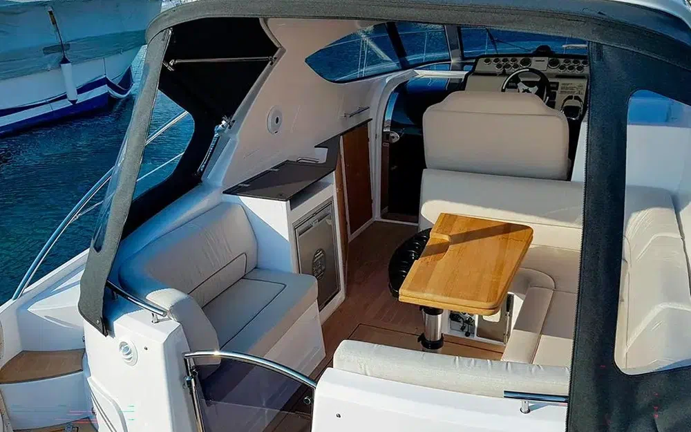 slider 3 Elan Motoryachts Elan 30