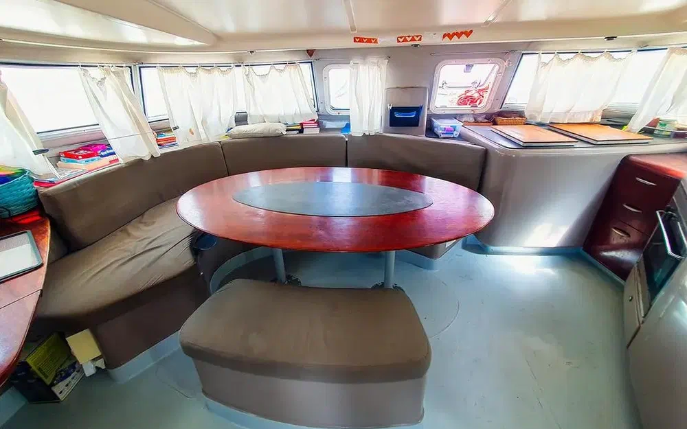 slider 8 Fountaine Pajot Venezia 42