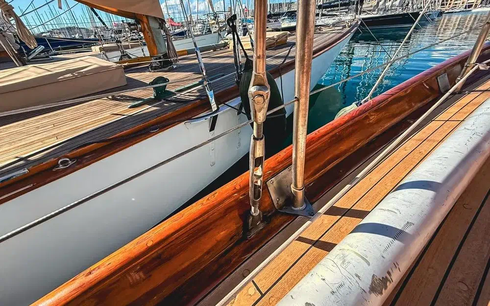 slider 5 Durand Yawl