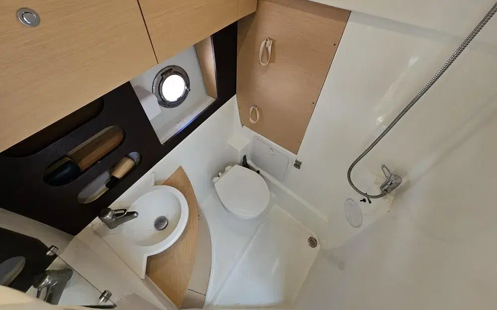 slider 12 Beneteau Monte Carlo 37