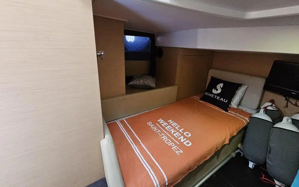 slider 14 Beneteau Monte Carlo 37