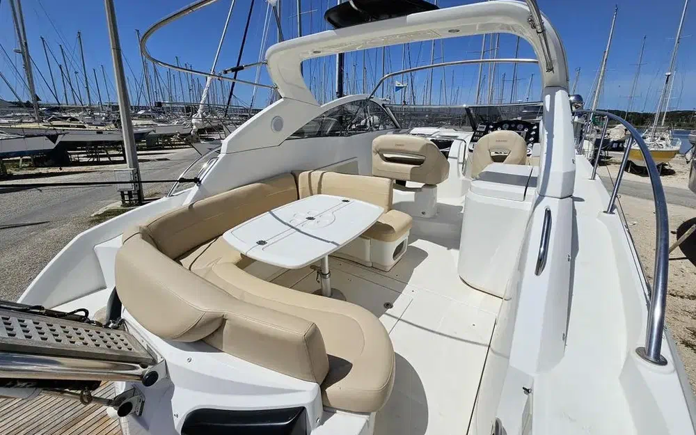 slider 4 Beneteau Monte Carlo 37
