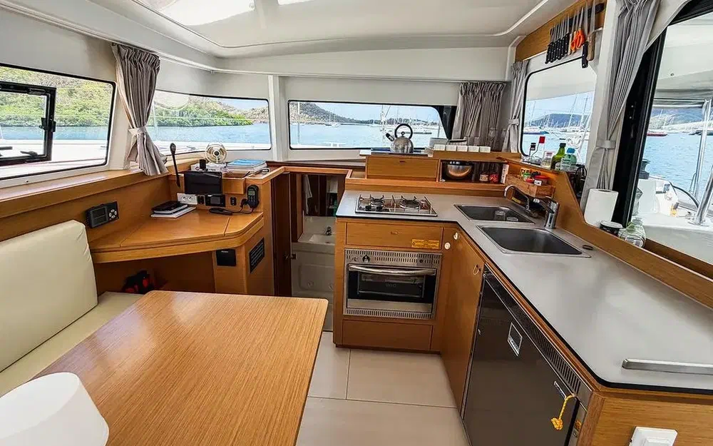 slider 18 Excess Catamarans Excess 11