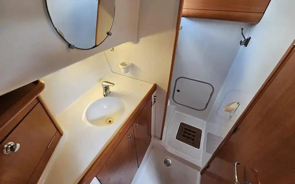 slider 12 Beneteau Antares 10.80