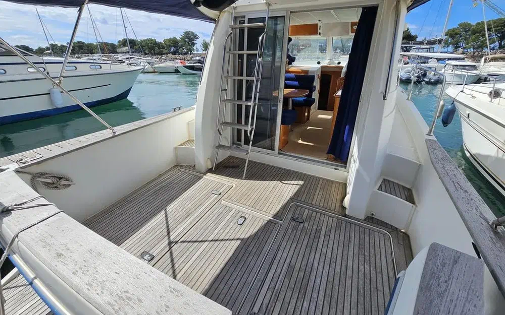 slider 1 Beneteau Antares 10.80