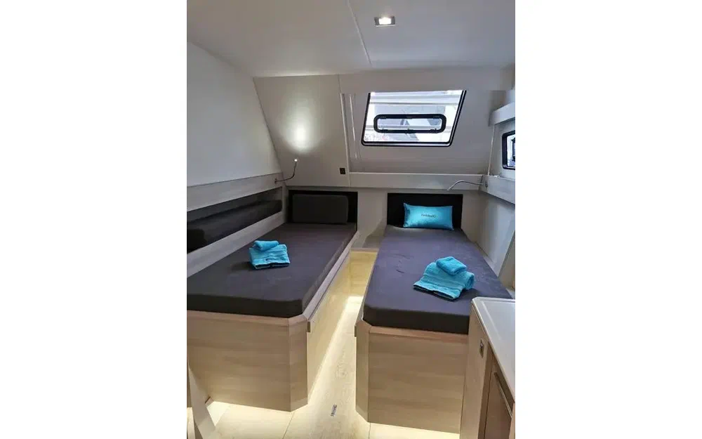 slider 10 Catana 53