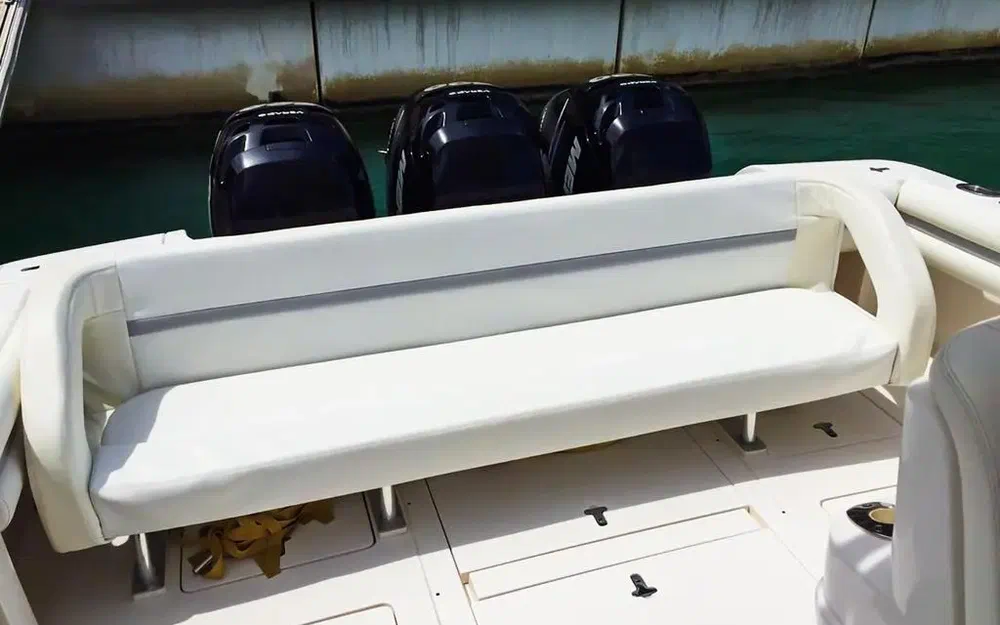 slider 14 Intrepid Miami 390 Sport Yacht