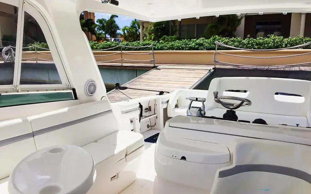 slider 16 Intrepid Miami 390 Sport Yacht