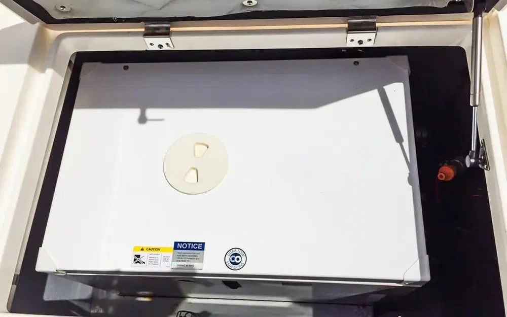 slider 23 Intrepid Miami 390 Sport Yacht