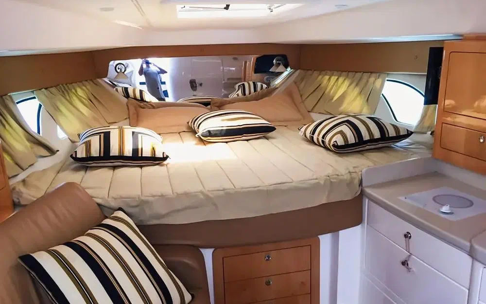 slider 24 Intrepid Miami 390 Sport Yacht