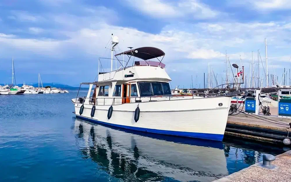 slider 0 Grand Banks 42 Europa