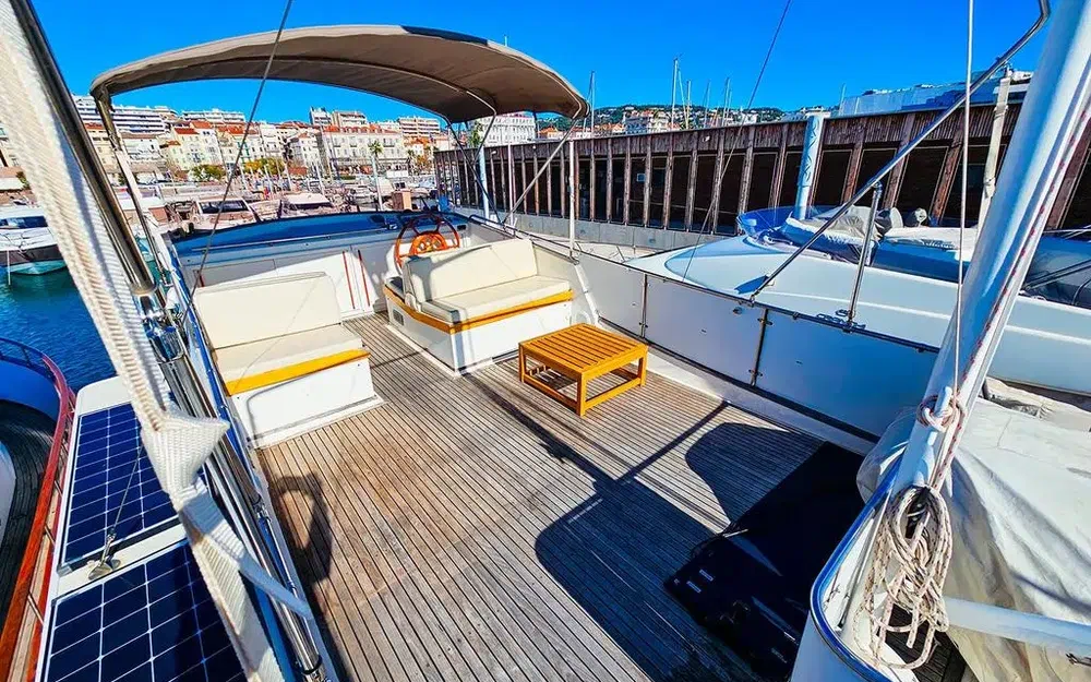 slider 14 Grand Banks 42 Europa