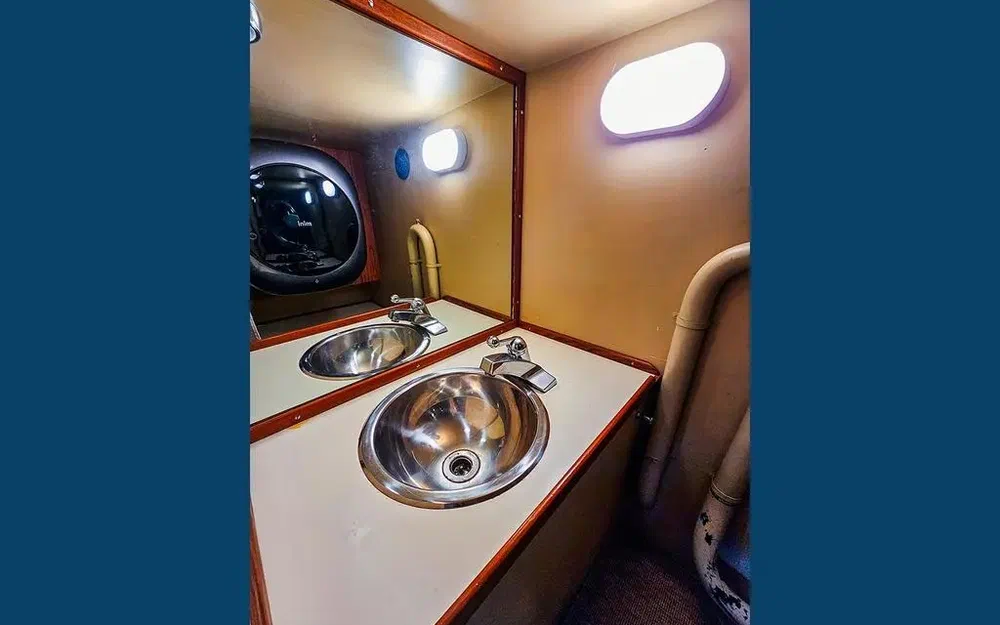 slider 24 Grand Banks 42 Europa